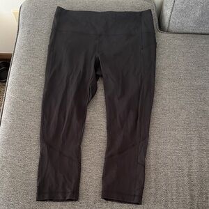 Lululemon base pace crop